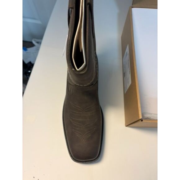 Amazon Essentials Size 12 brown square toe western cowboy boot